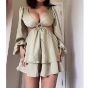 Princess polly sage green romper size 4🌼